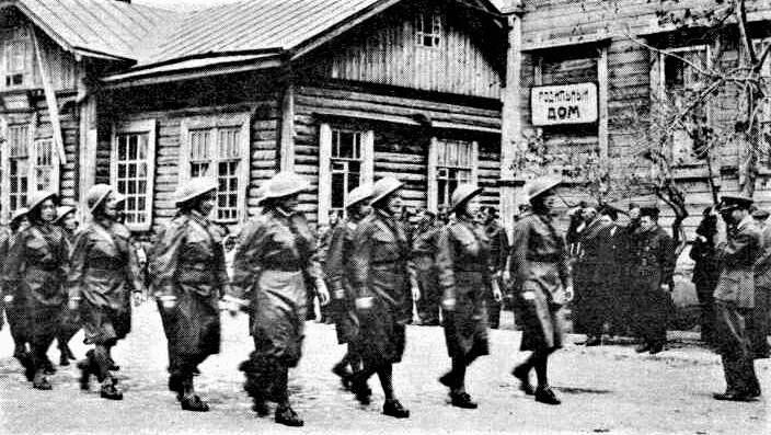 Tschechoslowakische Soldaten in der Stadt Busuluk 1942