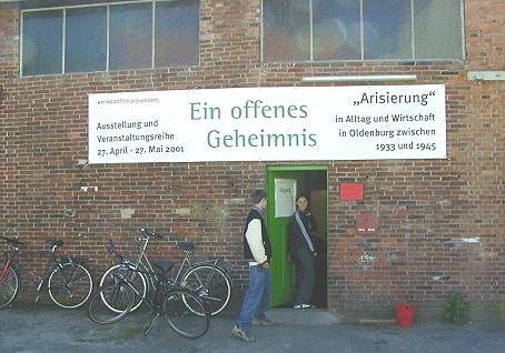 Eintritt zur Ausstellung „Ein offenes Geheimnis“