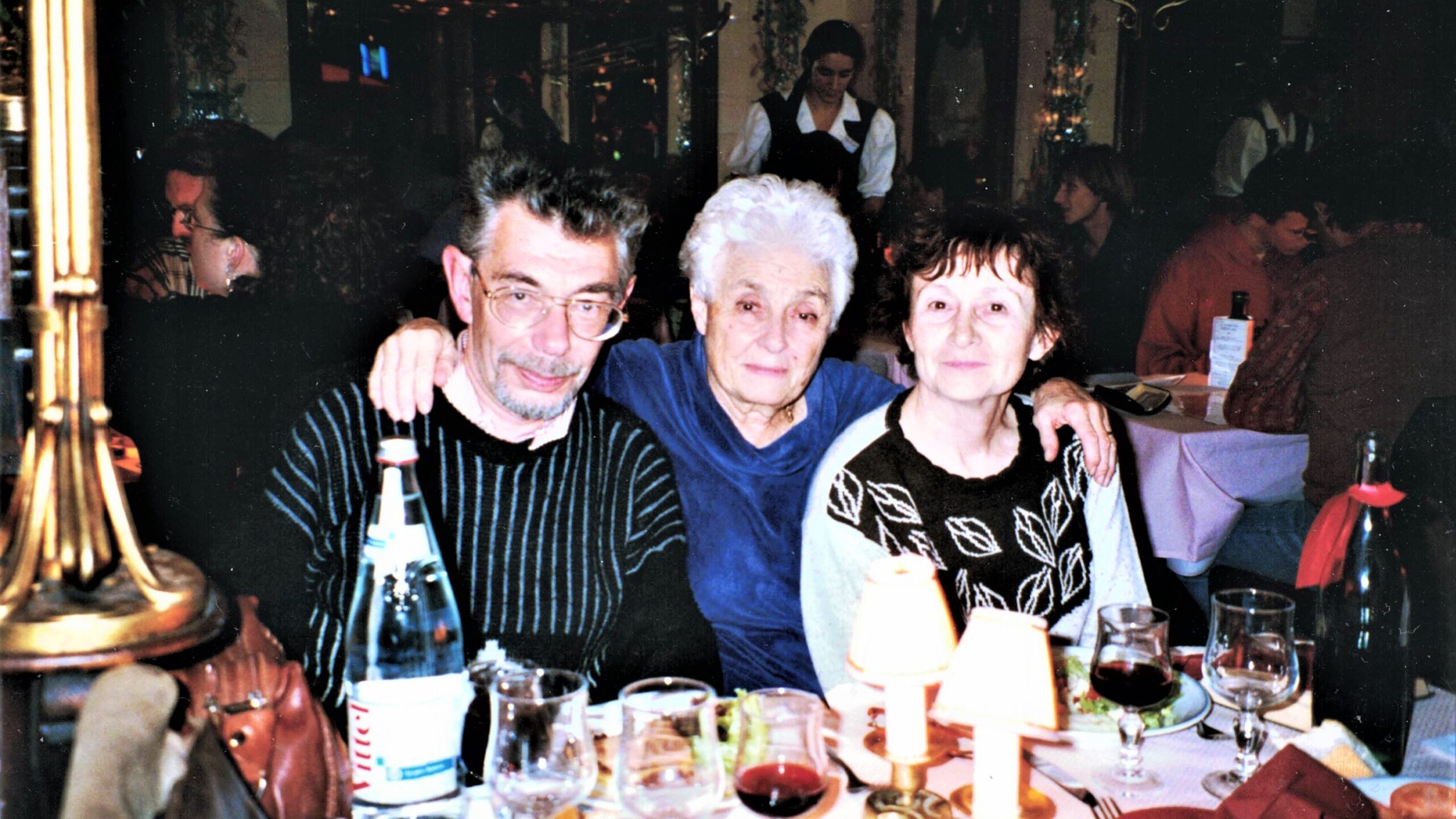 Treffen in Paris (rechts – meine Frau Rimma), 1997